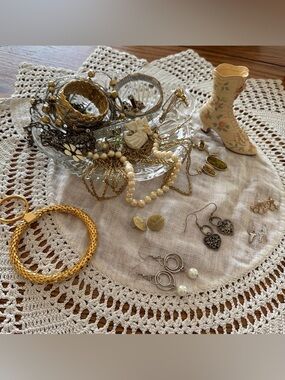 Classic Pearl and Gold-Tone Bracelet Set - Women's Jewelry